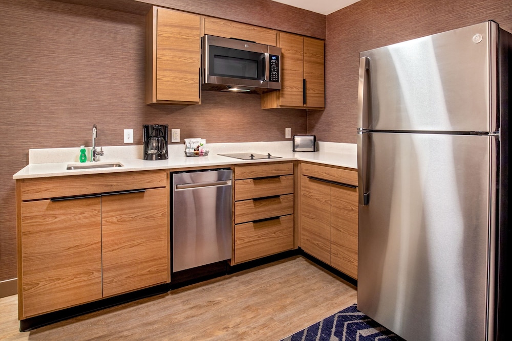 Suite, 1 Bedroom - Photo 6