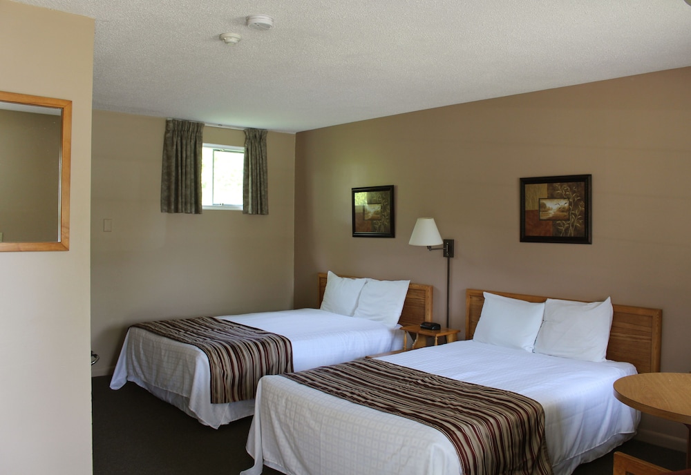 Standard Double Room, 2 Double Beds (Pool Section)