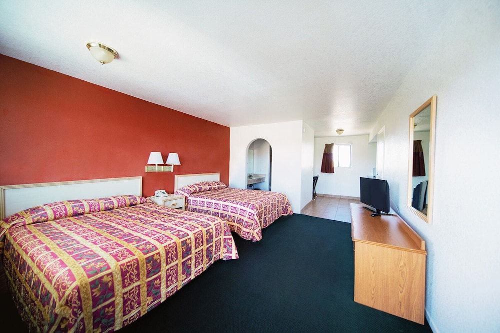 Standard Room, 2 Queen Beds, Non Smoking photo 1