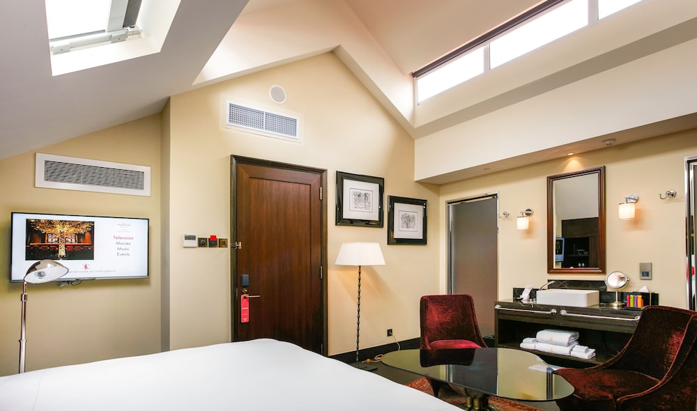 Executive Suite, 1 King Bed photo 3
