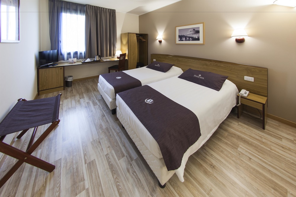 Standard Triple Room photo 3