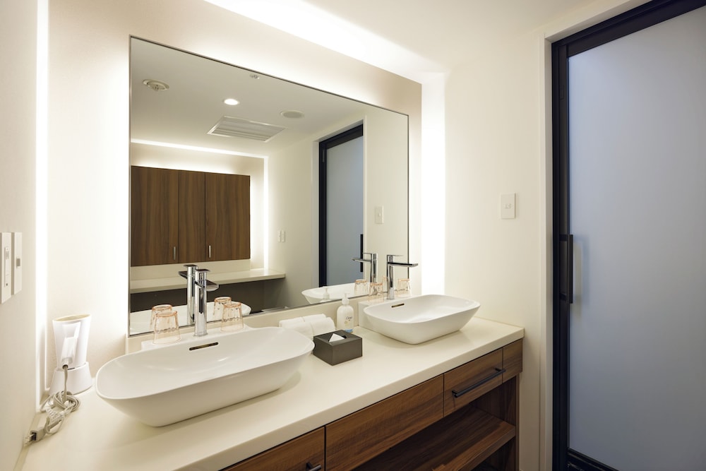 Suite, Multiple Beds (Twin, Up To 6 Guests) - Photo 6