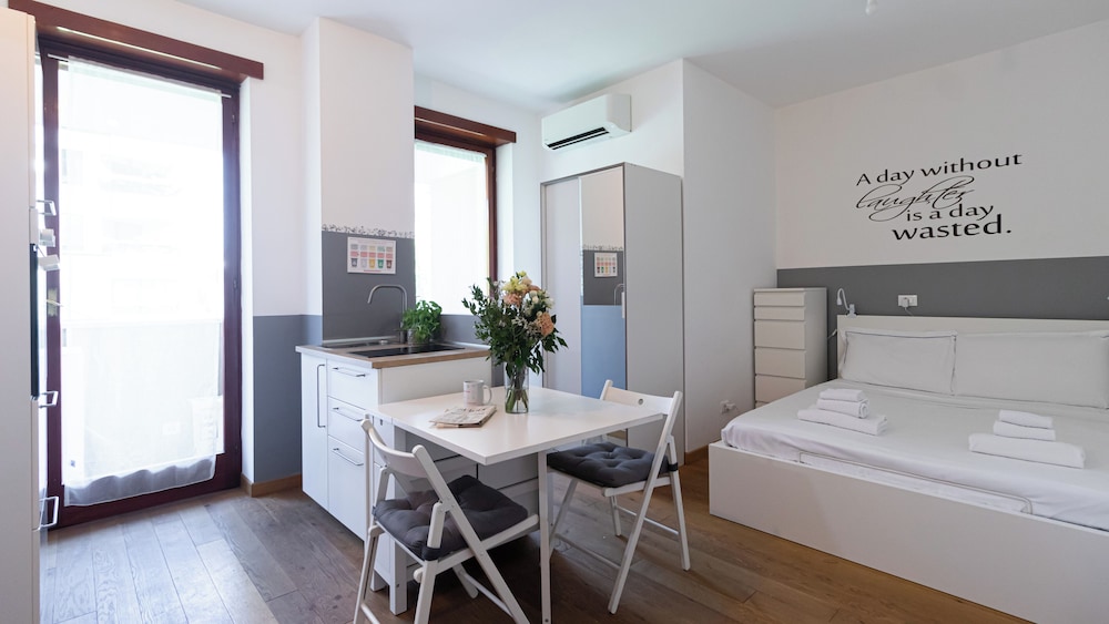 Studio (0 Bedroom)
