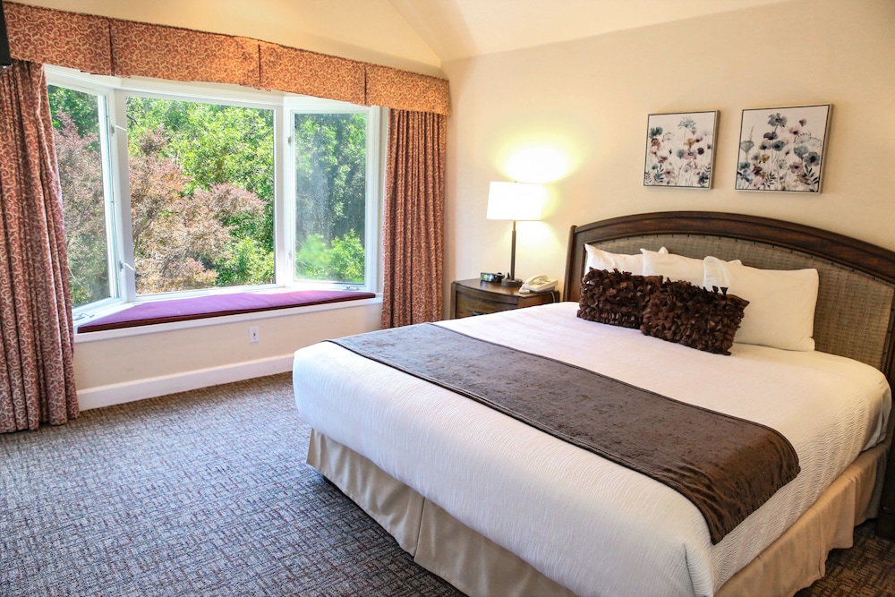 Deluxe Suite, 1 King Bed photo 1