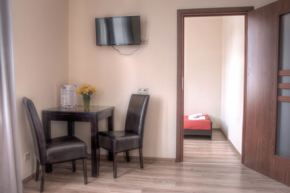 Family Room, 2 Bedrooms, Refrigerator