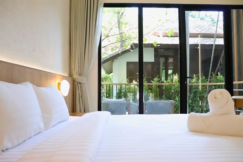 Premier King Room, Garden View - Photo 1