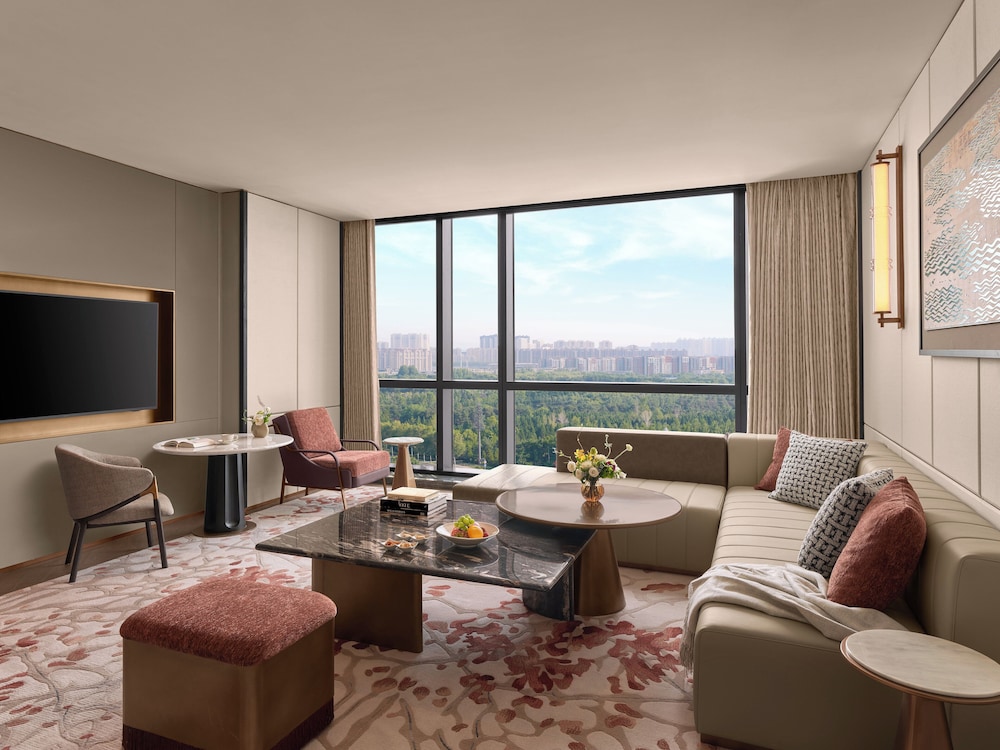 Suite (Diplomatic)