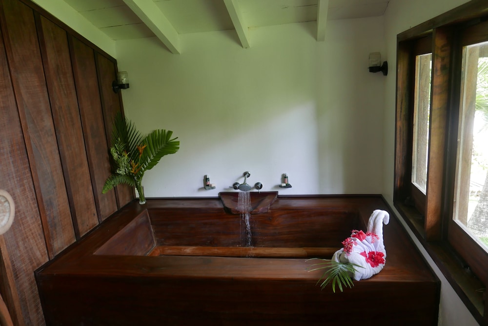 Classic Double Room, 1 Queen Bed, Ocean View (Vietnam) photo 3