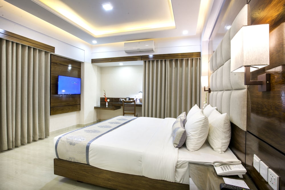 Superior Room, 1 Queen Bed, Non Smoking, City View photo 1