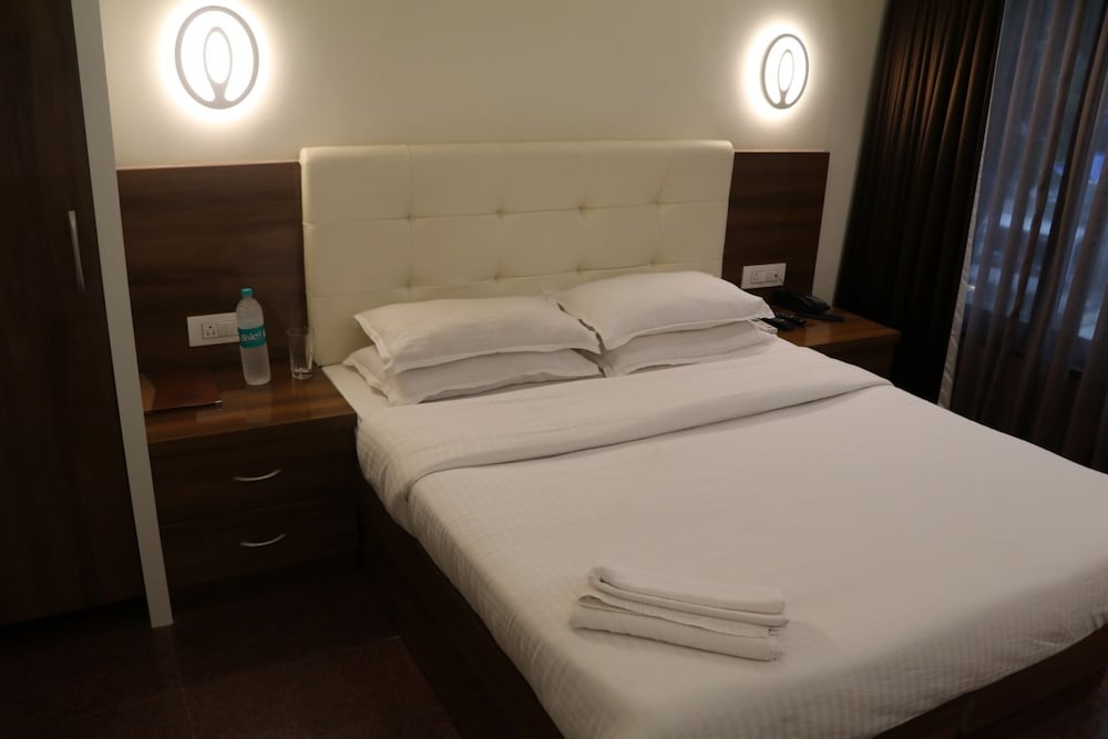 Premium Room - Photo 9