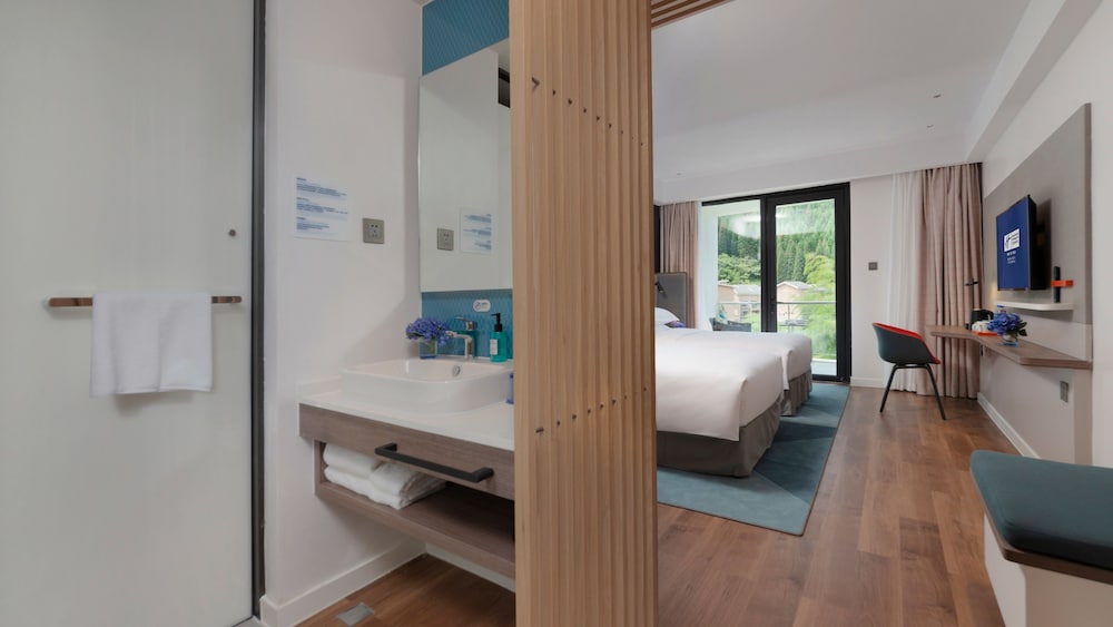 Standard Room, 2 Double Beds, Balcony - Photo 1