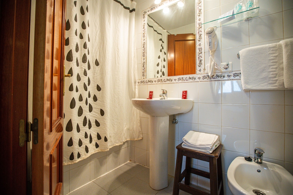 Double Room - Photo 25