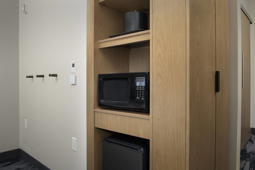 Room, 2 Queen Beds (Hearing Accessible) - Photo 2