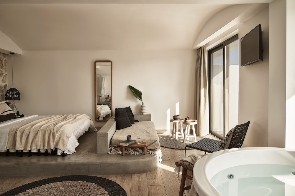 Junior Suite, Indoor Jetted Tub