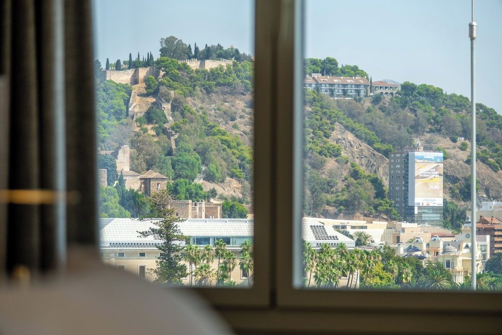 Double or Twin Room, City View thumbnail 6