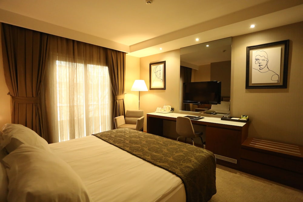 Standard Room, City View - Photo 3