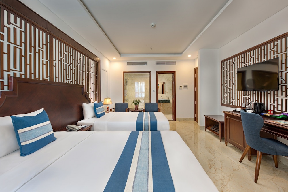Deluxe Twin Room, Partial Sea View photo 1