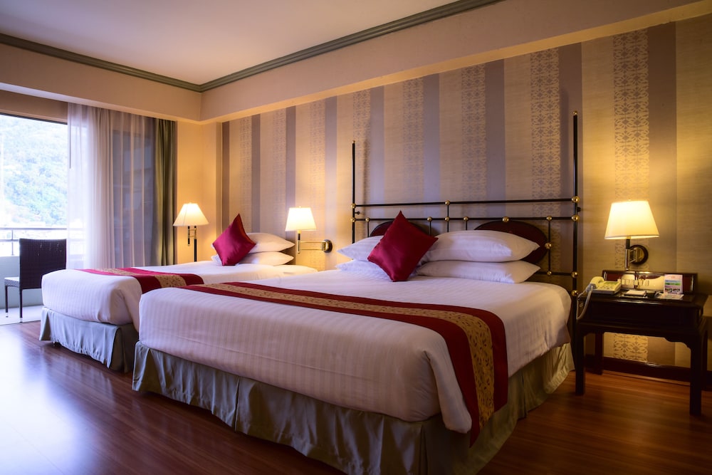 Deluxe Room - Photo 11
