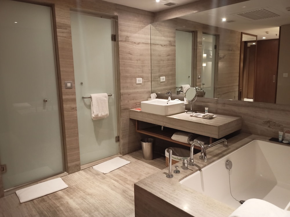 Suite, 1 King Bed (Executive Suite)