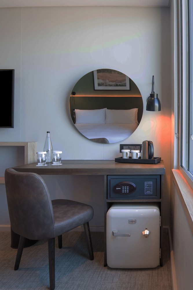 Room, 2 Twin Beds, Sea View - Photo 5