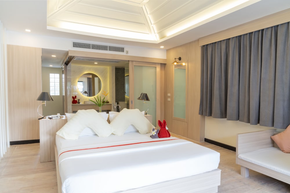 Premium Room, 1 Bedroom, Pool View, Poolside