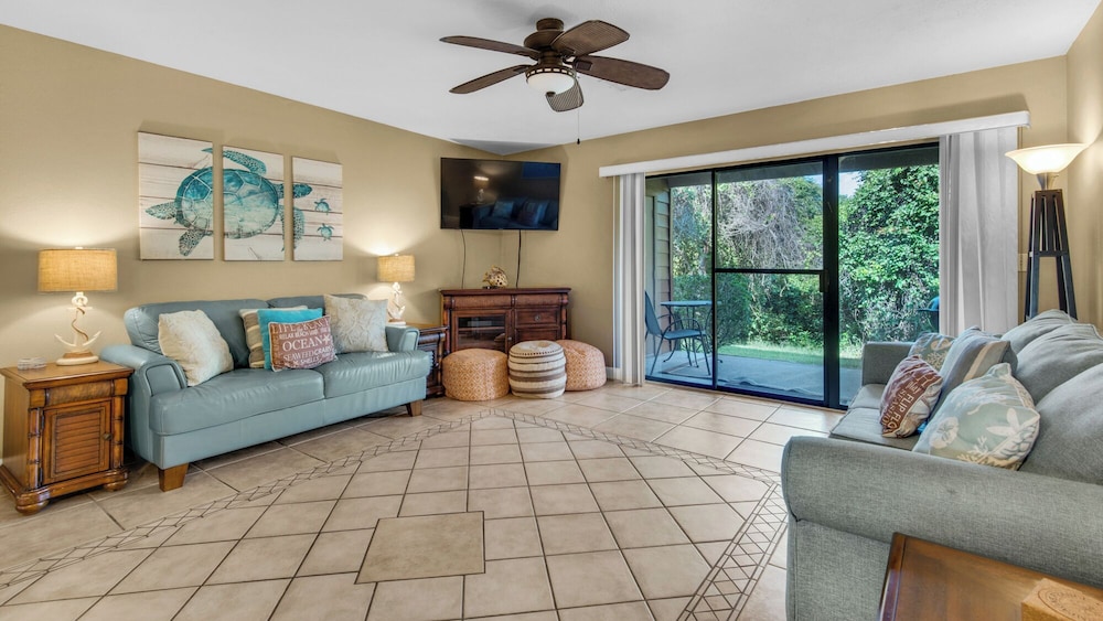 Townhome, Multiple Beds, Patio, Garden View (Beachwalk 10B)