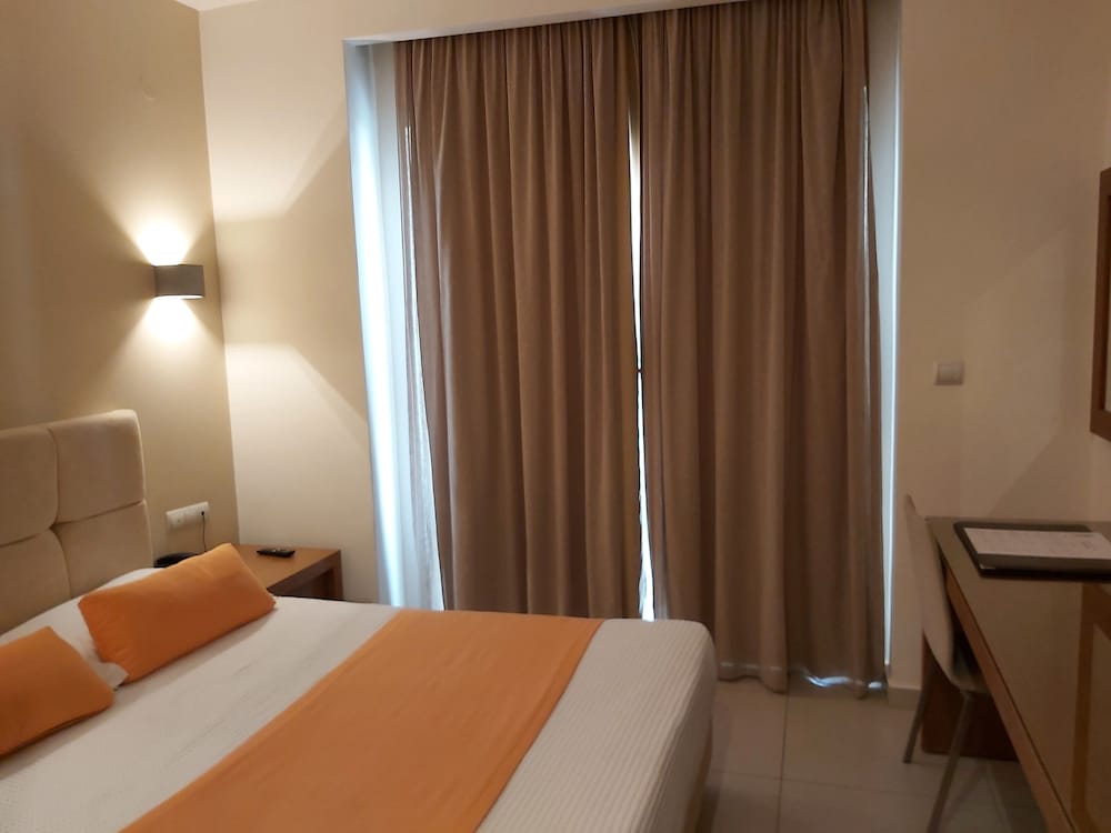 Standard Room, City View - Photo 7