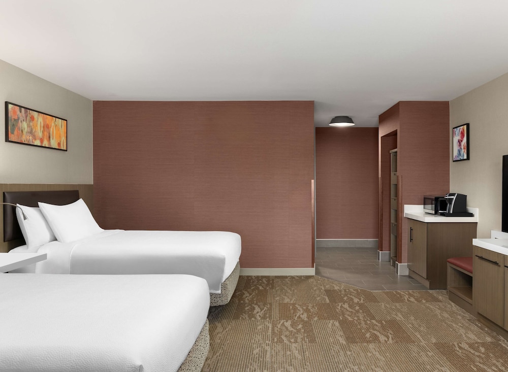 Room, 2 Queen Beds, Accessible - Photo 1