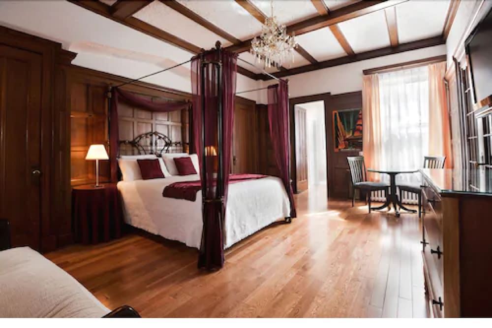 Suite, 2 Bedrooms