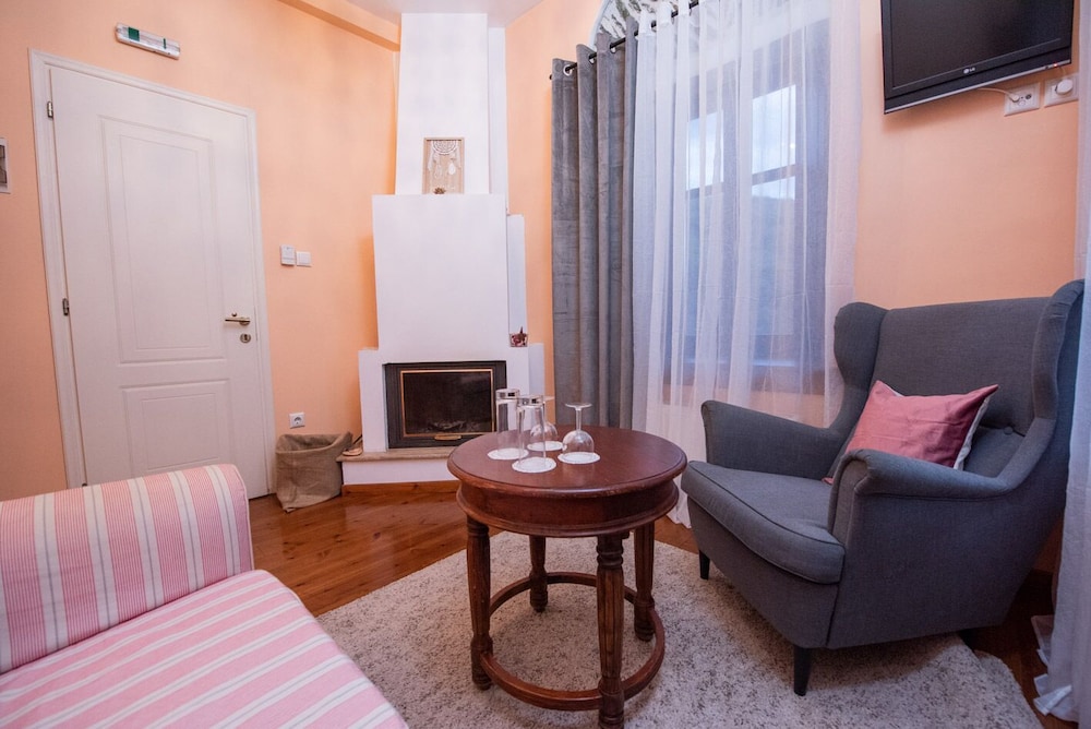 Suite - Photo 5