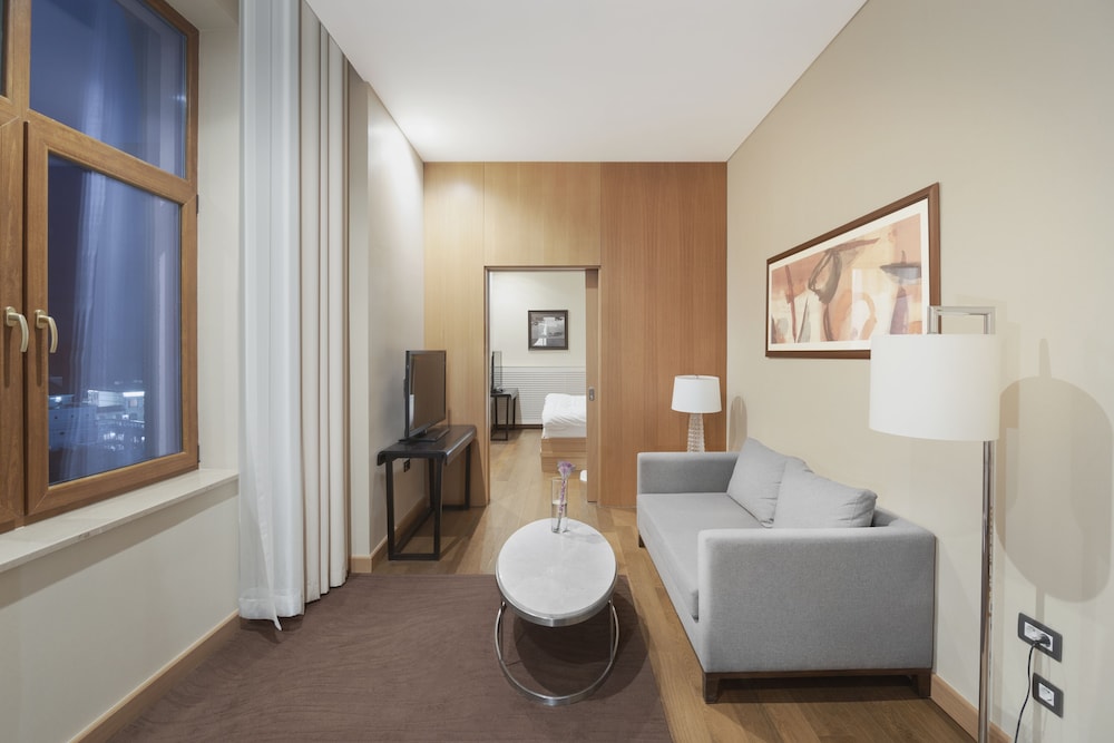 Superior Suite, 1 Double Bed, Mountain View photo 2