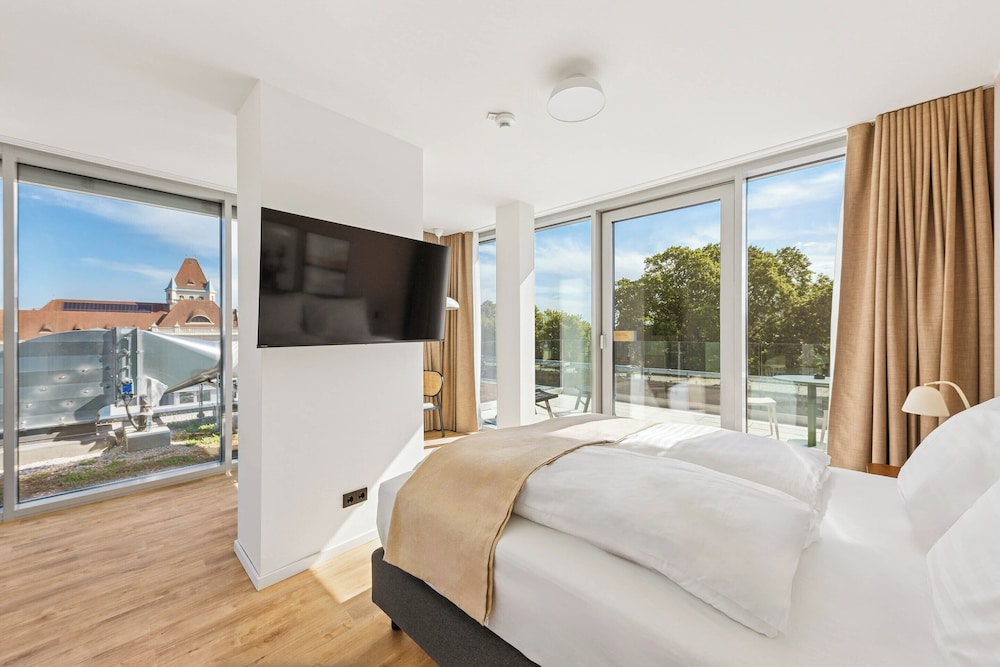 Comfort Queen Room with Terrace