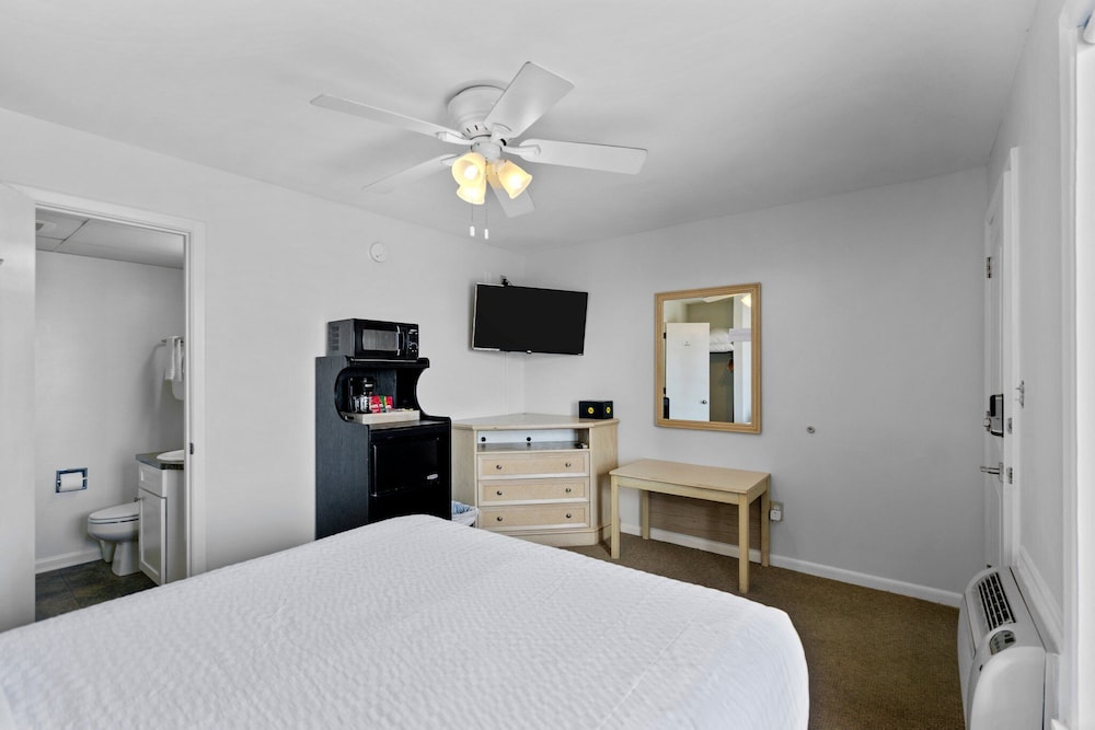 Room, 1 King Bed, Ocean View photo 3