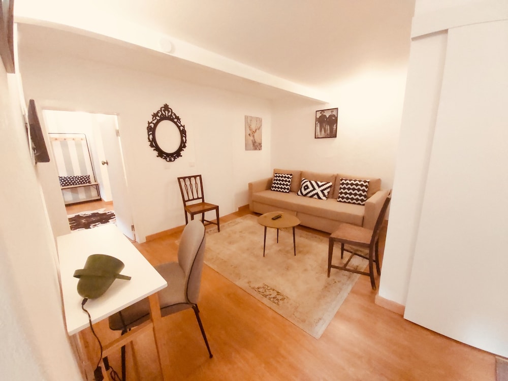 Basement Suite - Photo 10