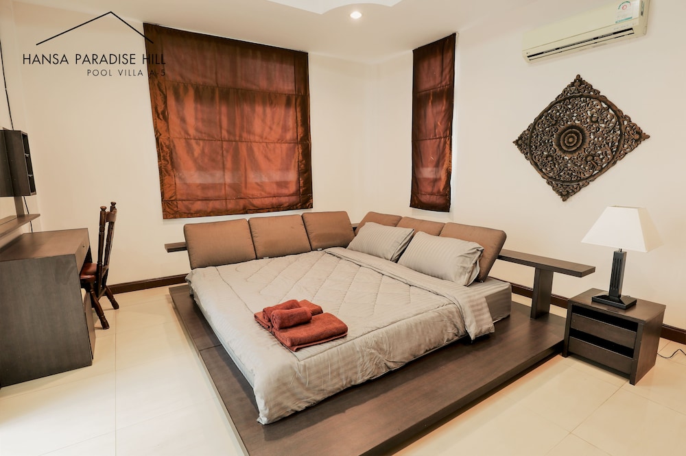 Family Villa, 3 Bedrooms, Private Pool, Poolside