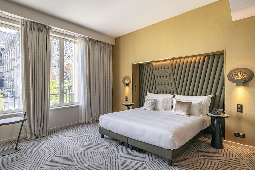 Room, 1 King Bed (Cathedral View) - Photo 6