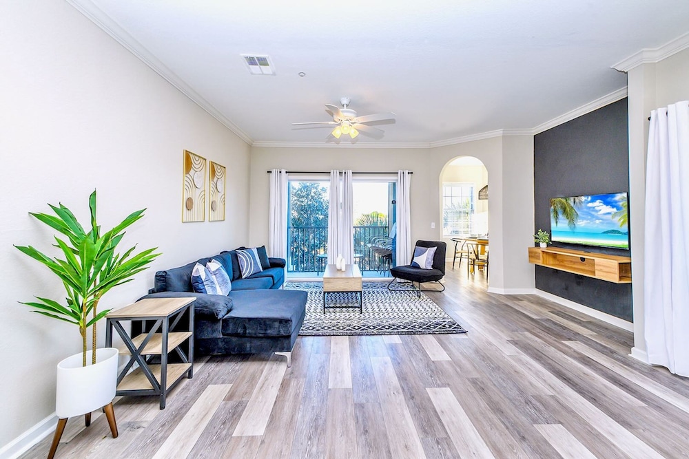 Apartment photo 2