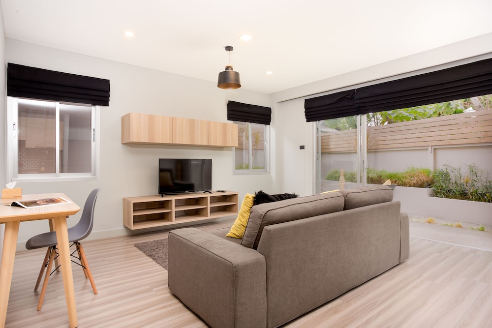 One Bedroom Garden Apartment - type A - Photo 6