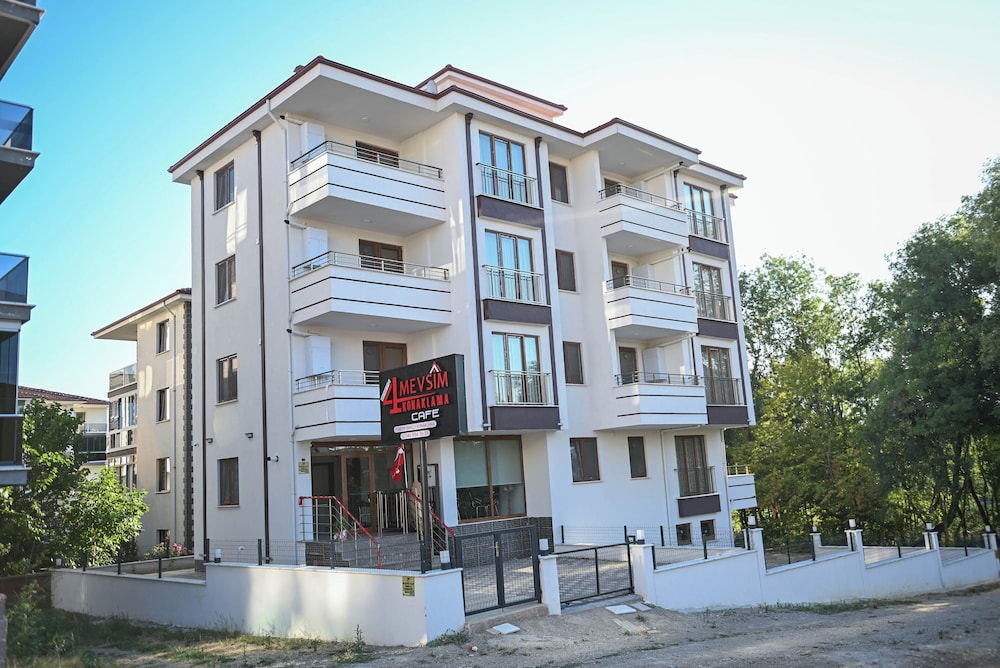 Family Apartment, Garden View