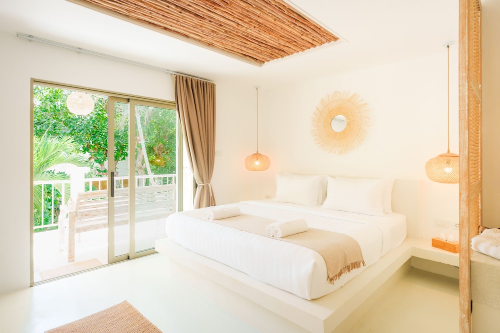 Deluxe Room - Photo 1