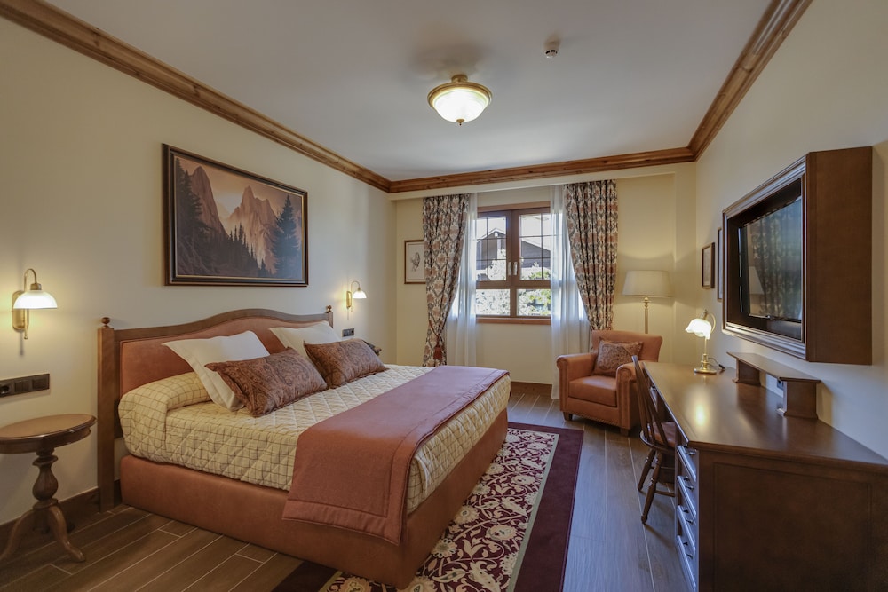 Superior Room, 2 Adults (Port Aventura tickets and 1 Ferrari Land ticket included)