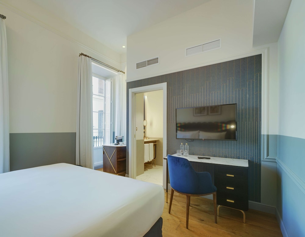 Double Room, Partial Sea View (Carmen)