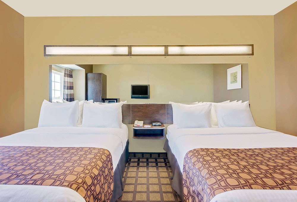 Standard Room, 2 Queen Beds, Accessible - Photo 2