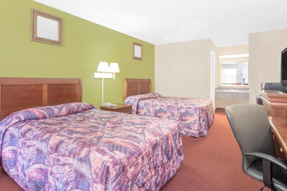 Room, 2 Double Beds, Smoking, Refrigerator & Microwave - Photo 2