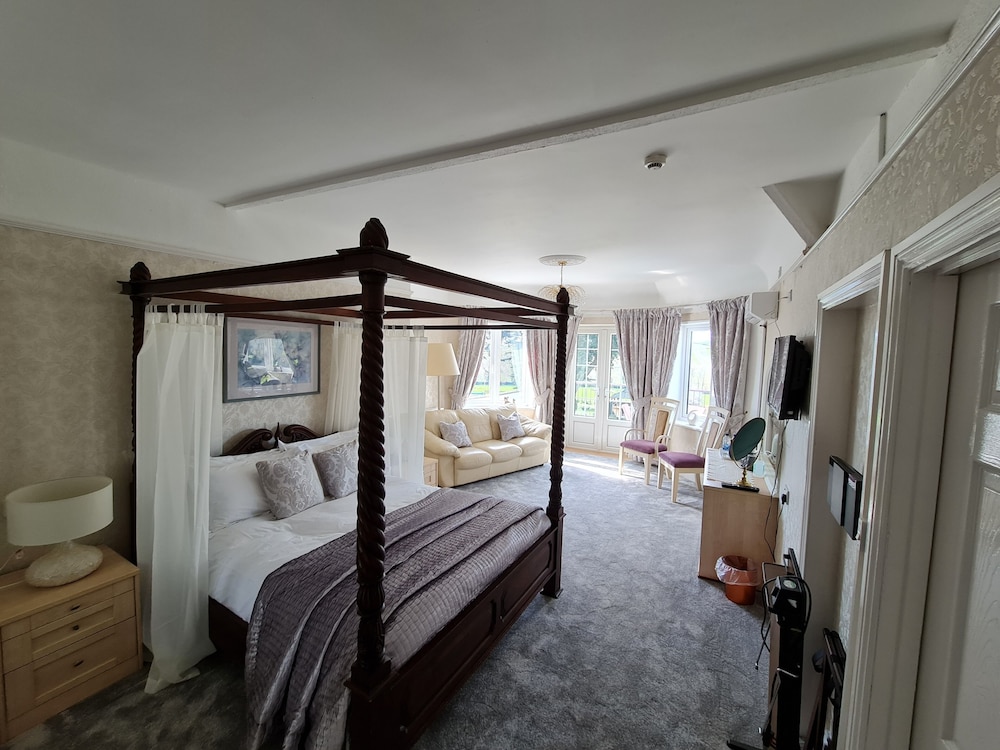 Superior Suite, Balcony, Garden View
