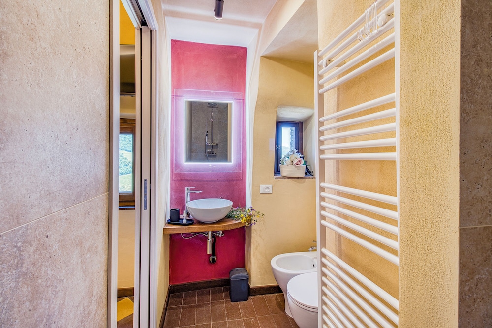 Family Apartment, Multiple Bedrooms, Mountainside (Romantic Apartment In Chianti) photo 2