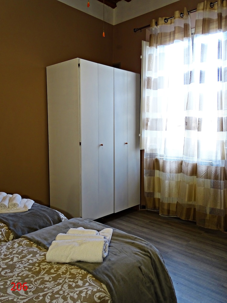 Classic Double or Twin Room - Photo 7
