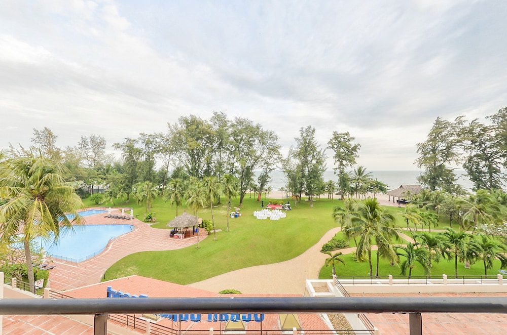 Deluxe Room, City View - Photo 7