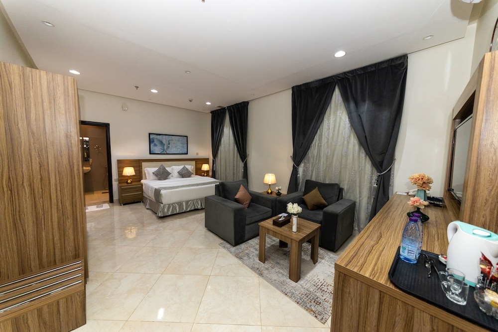 Deluxe Double Room - Photo 9