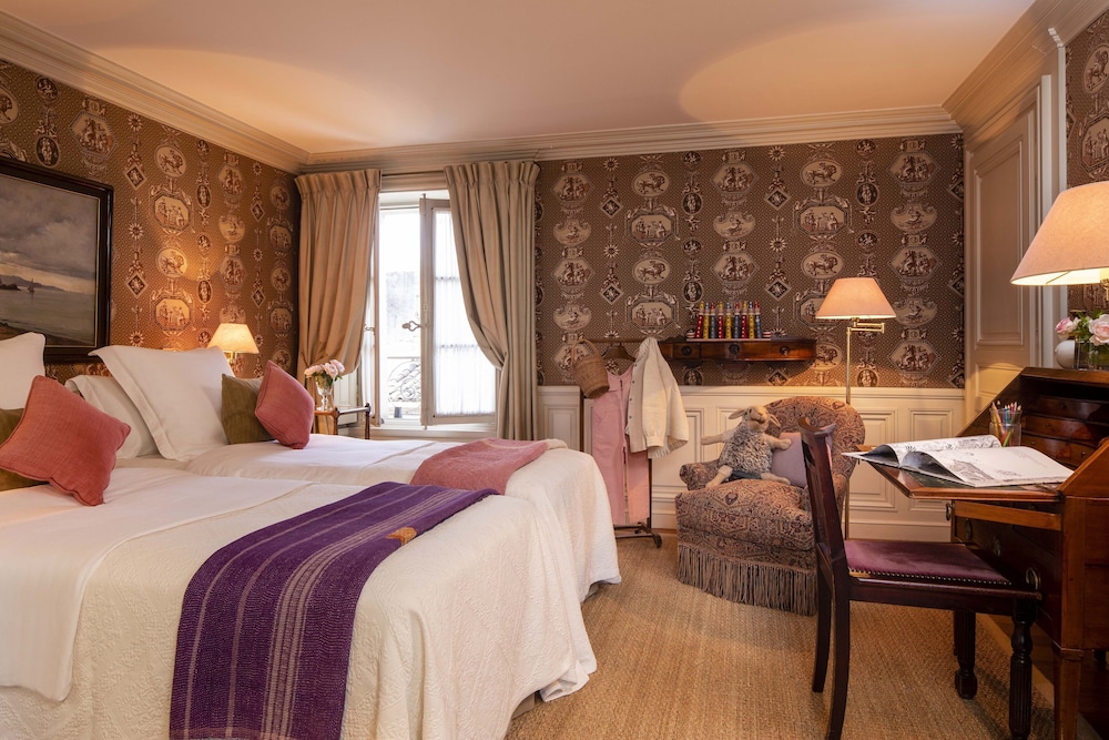 Large Deluxe Room - Photo 4